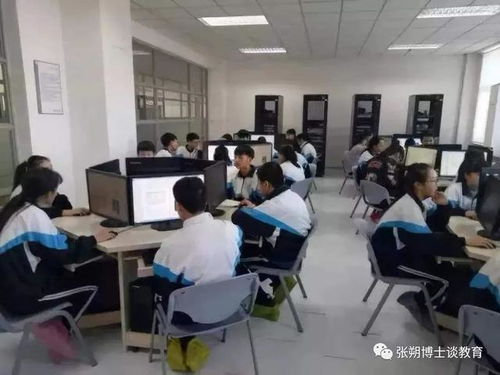 計算機類專業(yè)與計算機技術(shù)培訓 核心區(qū)別與職業(yè)路徑解析
